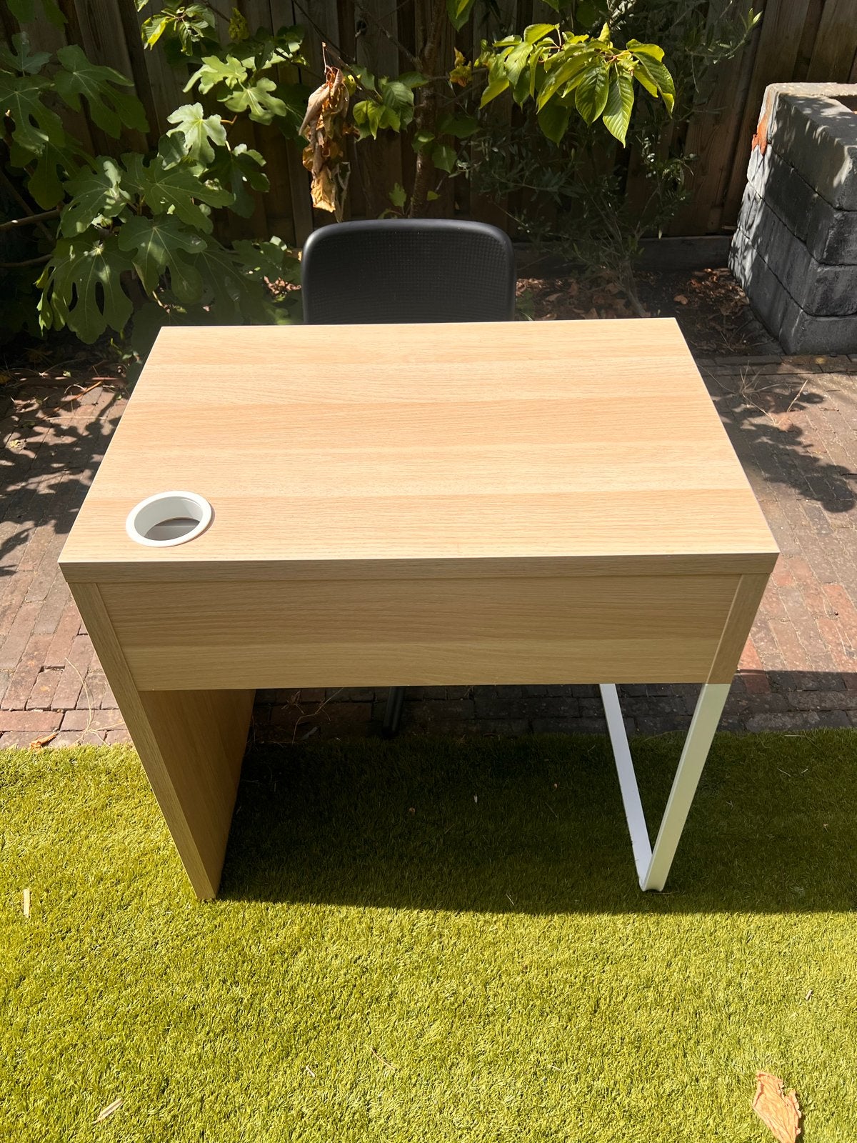 Modern bureau met kabeldoorvoer - 50x73x75, Ophalen, Overige typen, Hout, 50 cm