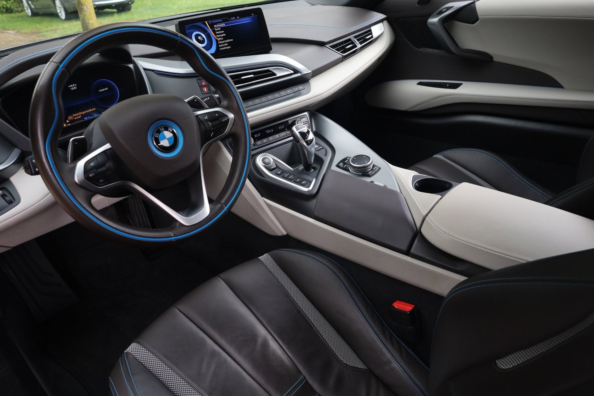 BMW I8 1.5 Aut. | SOH 93% | Dalbergia-braun Interieur | Orig, Auto's, Automaat, Automatische klimaatregeling, Gebruikt, Euro 6