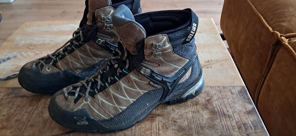 Salewa wandelschoen, maat 41, comfortabel en licht, Ophalen, Gebruikt, Schoenen