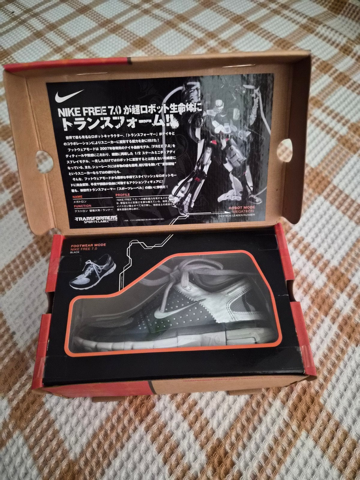 Transformers Sports Label Megatron Nike Free 7.0, Verzamelen, Transformers, Overige generaties, Autobots, Ophalen of Verzenden