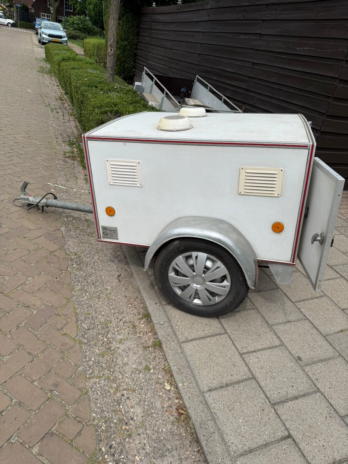 Te koop hondenkar J S B hondenaanhangwagen, Ophalen, Zo goed als nieuw