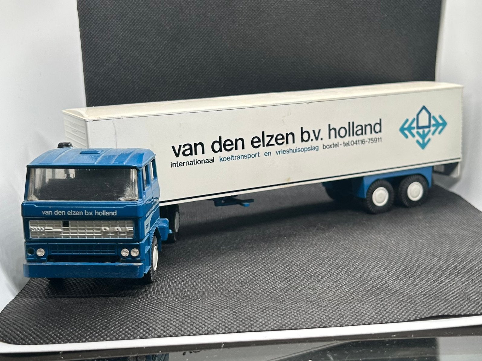 Lion Car DAF van den Elzen BV 1:50, Verzenden, Zo goed als nieuw, Bus of Vrachtwagen, Lion Toys