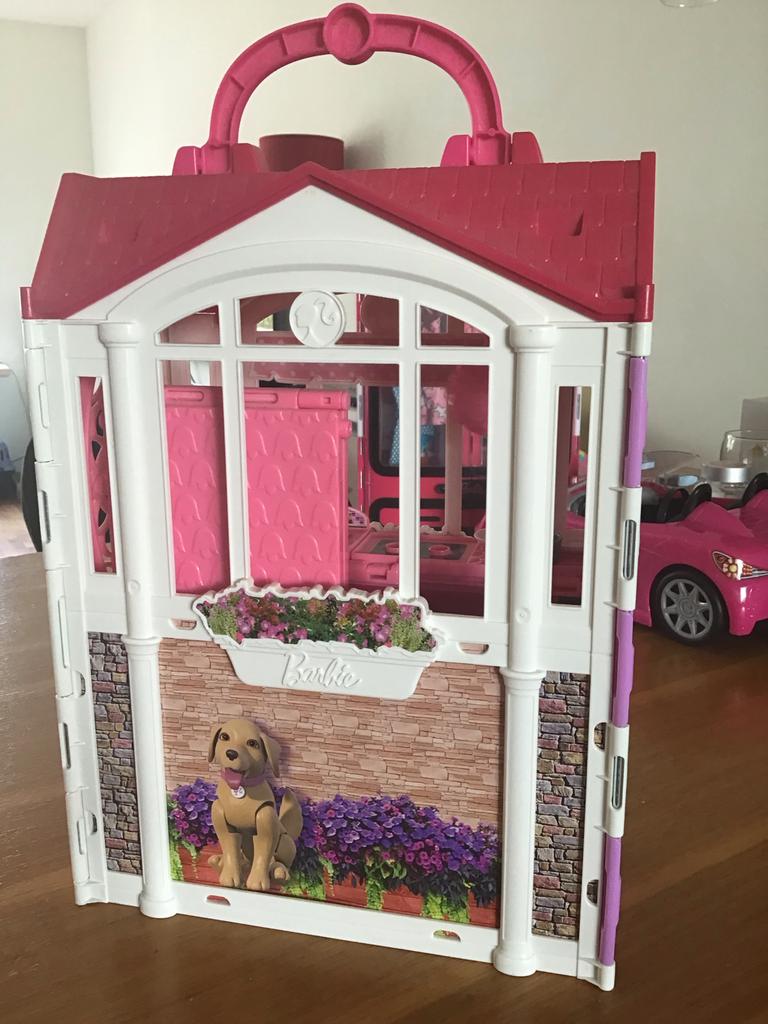 Barbie Huis Draagbaar met Accessoires, Ophalen of Verzenden, Gebruikt, Poppenhuis