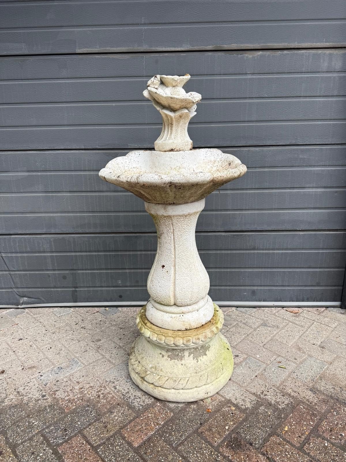 Mooie gebruikte waterpartij in zuidelijke stijl, Ophalen, Gebruikt, Beton, Waterornament