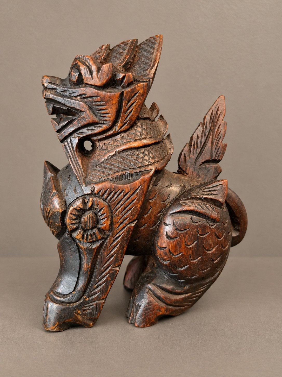 Handgesneden Houten Chinthe Leeuw - Myanmar (15cm), Antiek en Kunst, Minder dan 20 cm, Ophalen of Verzenden, Beeld, Hout