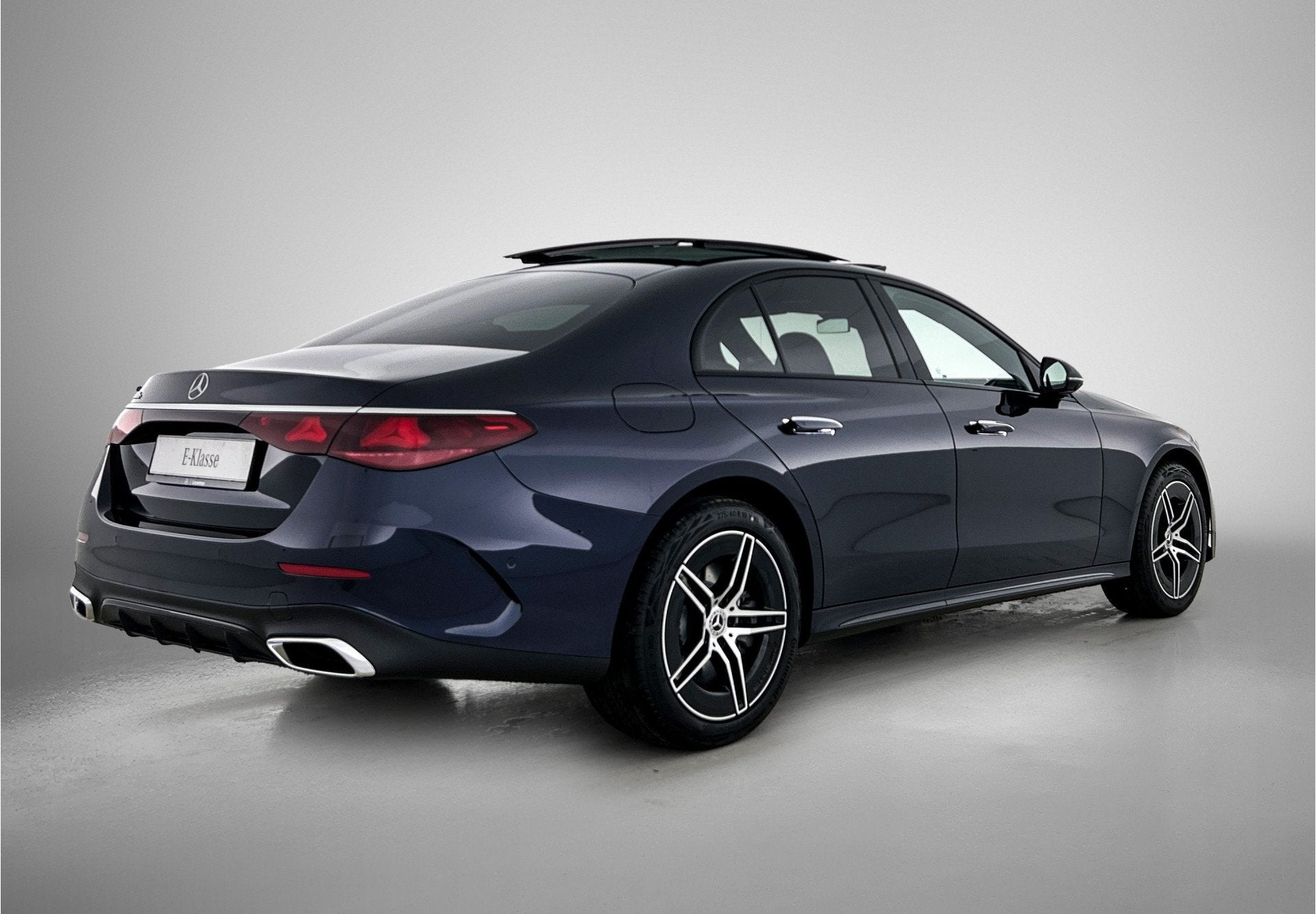 Mercedes-Benz E-Klasse 300 e Business Solution AMG | Comfort, Auto's, Automaat, Achterwielaandrijving, Stoelverwarming, Zwart