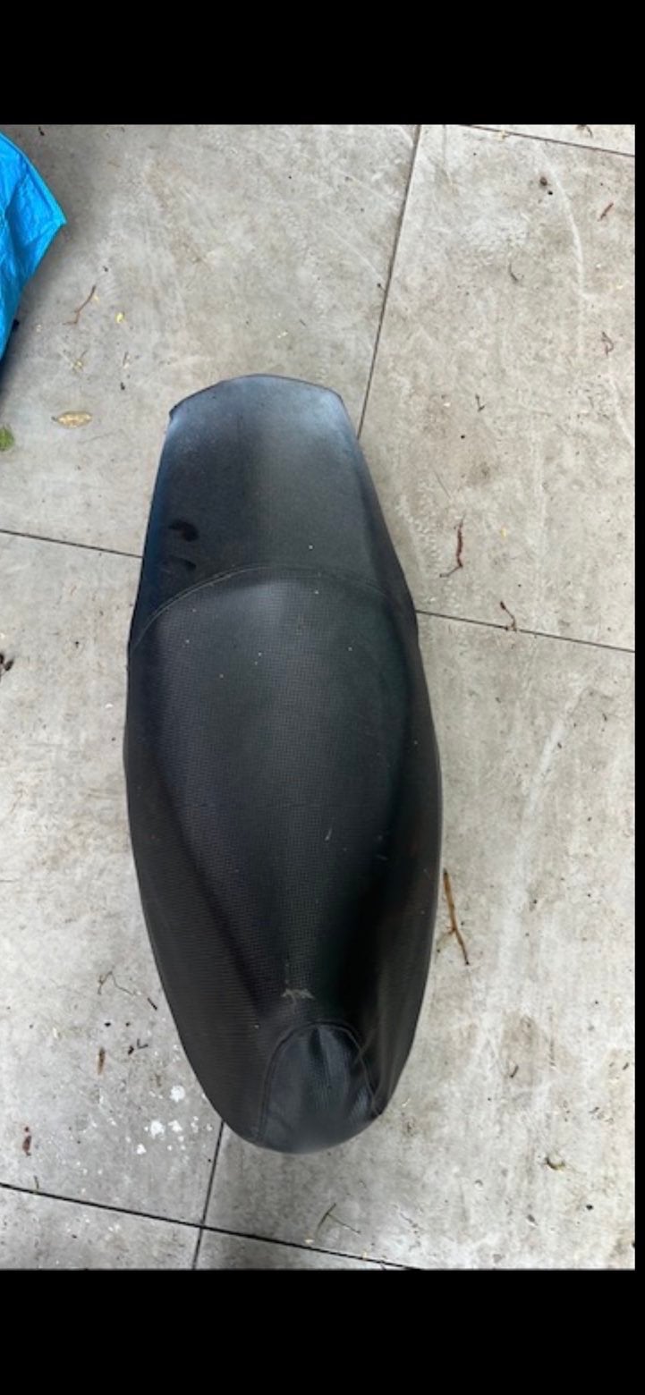 Peugeot speedfight 3 buddy + zadel carbon, Ophalen of Verzenden, Zo goed als nieuw, Yamaha