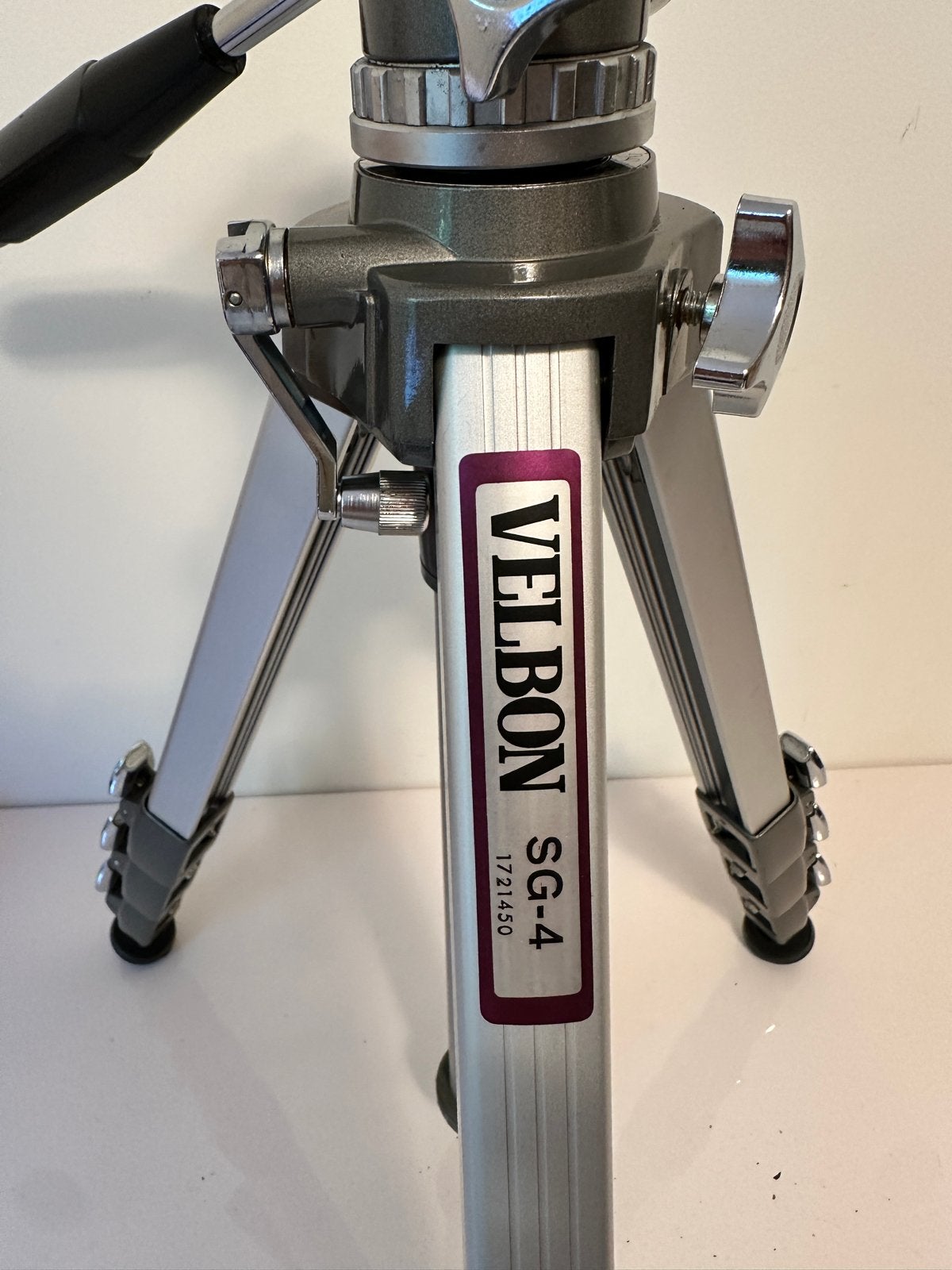 Velbon SG-4 Statief - Als nieuw, nooit gebruikt, 125 cm of minder, Velbon, Nieuw, Inclusief draagtas