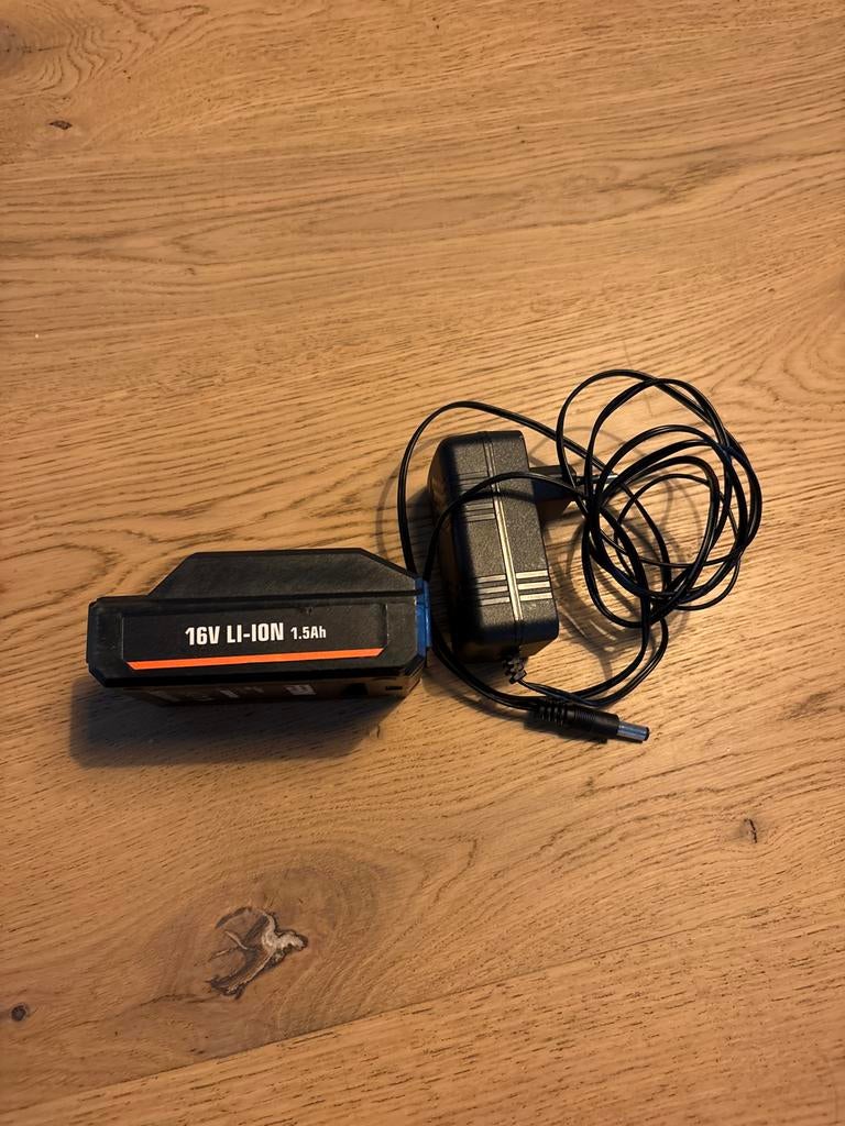 Ferm 16V Li-ion Accu en Oplader voor Boormachine, Ophalen of Verzenden, Zo goed als nieuw