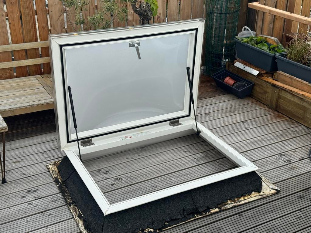 Megalux lichtkoepel 70x100 cm met dakopstand, Ophalen, Gebruikt, Minder dan 80 cm, 80 tot 120 cm