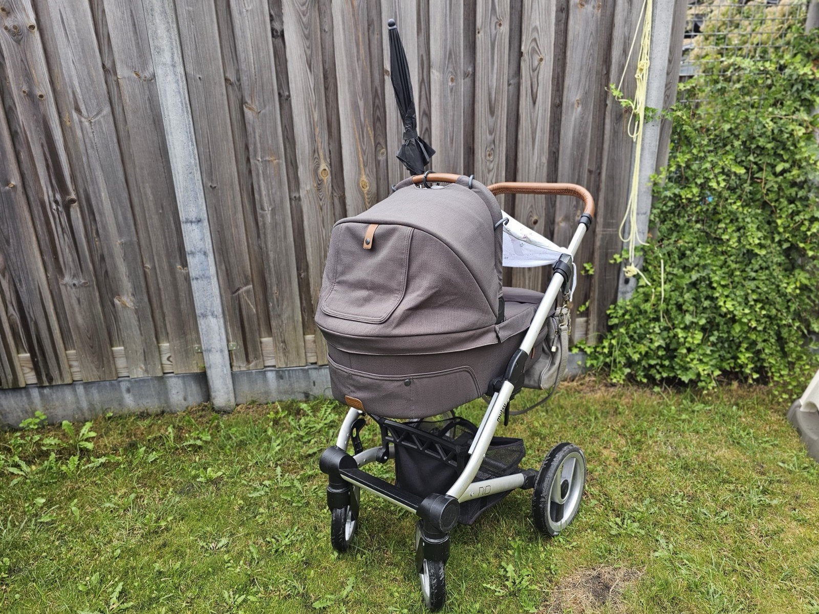 Mutsy Nio Adventure Pine Green Combiwagen + Accessoires, Gebruikt, Mutsy, Verstelbare duwstang, Ophalen