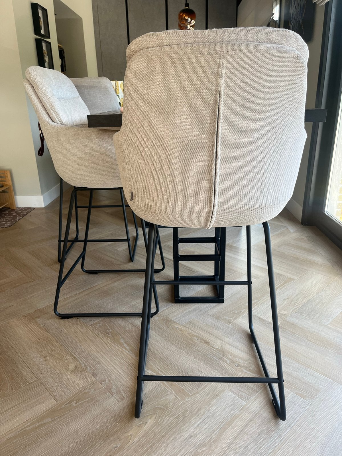 4 stuks - Nolon Nino-Mia barkruk beige met armleuning, Ophalen, Met voetsteun, 60 tot 90 cm, Zo goed als nieuw