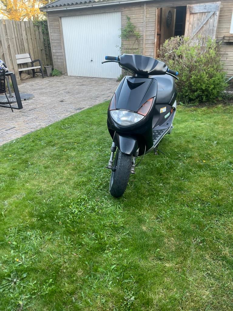 Peugeot Vivacity 50cc opgevoerd - loopt 80 km/u, Fietsen en Brommers, Snorfietsen en Snorscooters, Ophalen, Gebruikt, Tweetakt