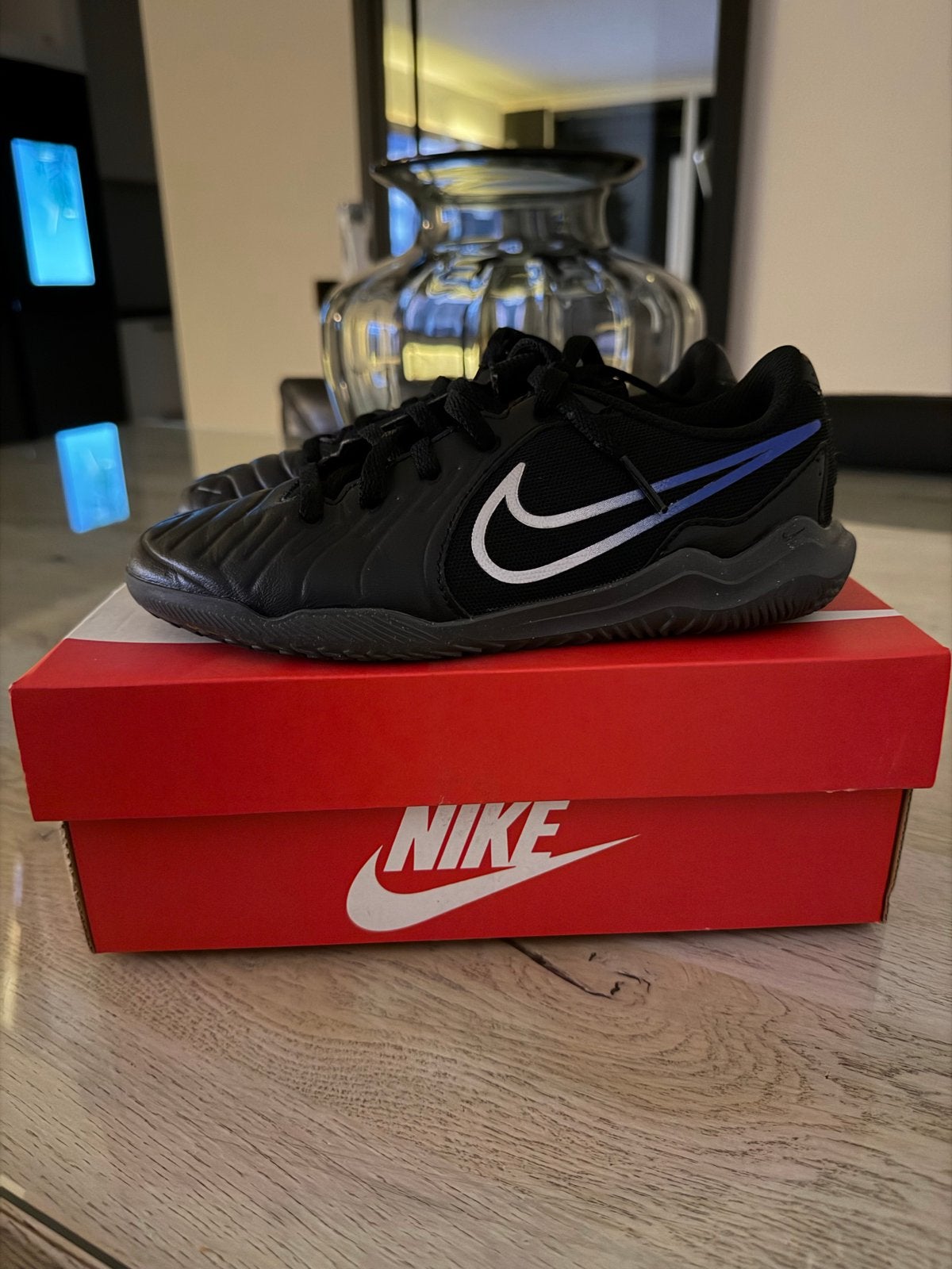Nike zaalvoetbalschoenen - Maat 33, Maat XS of kleiner, Ophalen of Verzenden, Zo goed als nieuw, Schoenen