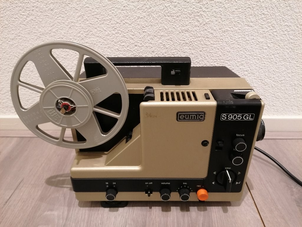 Eumig projector 905 GL, Audio, Tv en Foto, Verzenden