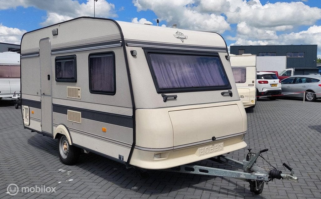 Hobby Classic 420, Zeer nette en frisse caravan.., Oastkern 59 Kootstertille, Hobby, Bedrijf, Ester Caravans