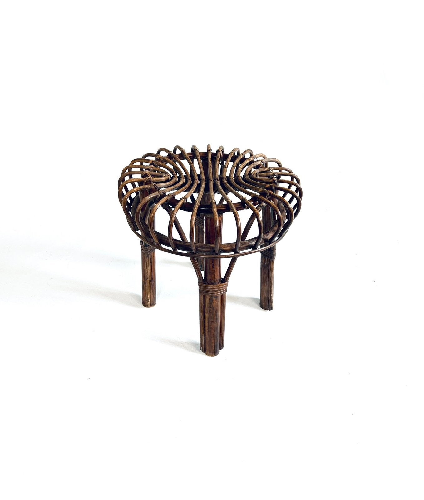 Vintage rotan kruk, Frankrijk ‘60, Met voetsteun, Ophalen of Verzenden, Zo goed als nieuw, Riet