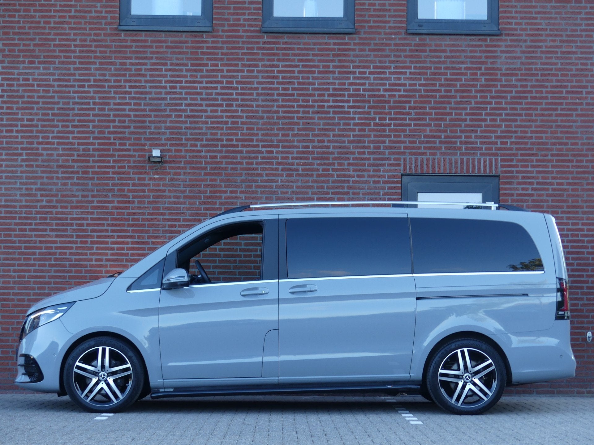Mercedes-Benz V-Klasse 250d Lang AMG Dubbel Cabine LED/Leer/, Auto's, Bestelauto's, Achterwielaandrijving, Gebruikt, Euro 6, Bedrijf