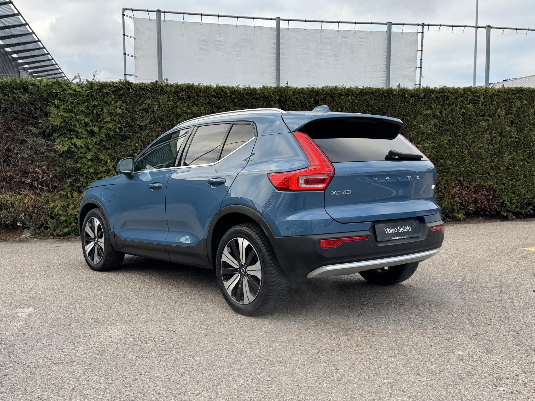 Volvo XC40 T5 Recharge Ultimate Bright | Pilot Assist | BLIS, 12 maanden, Euro 6, 1712 kg, Blauw