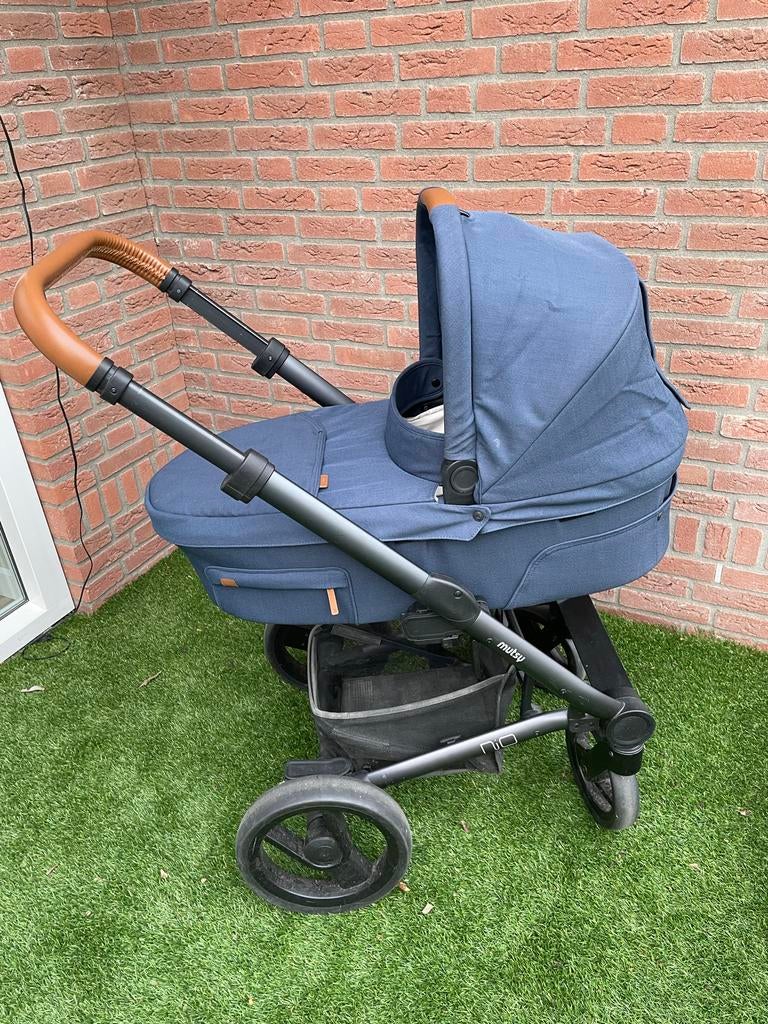 Mutsy Nio Combiwagen met extra reiswieg en accessoires, Ophalen, Zo goed als nieuw, Combiwagen, Mutsy