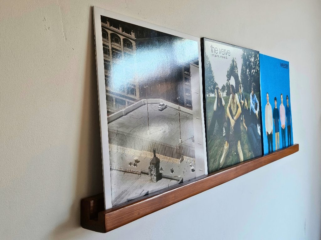 Foto 2 van LP houder 1 meter - voor 3 LP's wandplank hout - vinyl wall