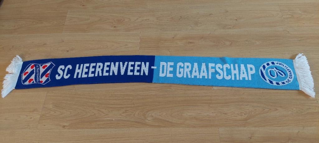 Sjaal sc heerenveen de graafschap nieuw ., Verzamelen, Sportartikelen en Voetbal, Ophalen of Verzenden, Nieuw, Overige binnenlandse clubs