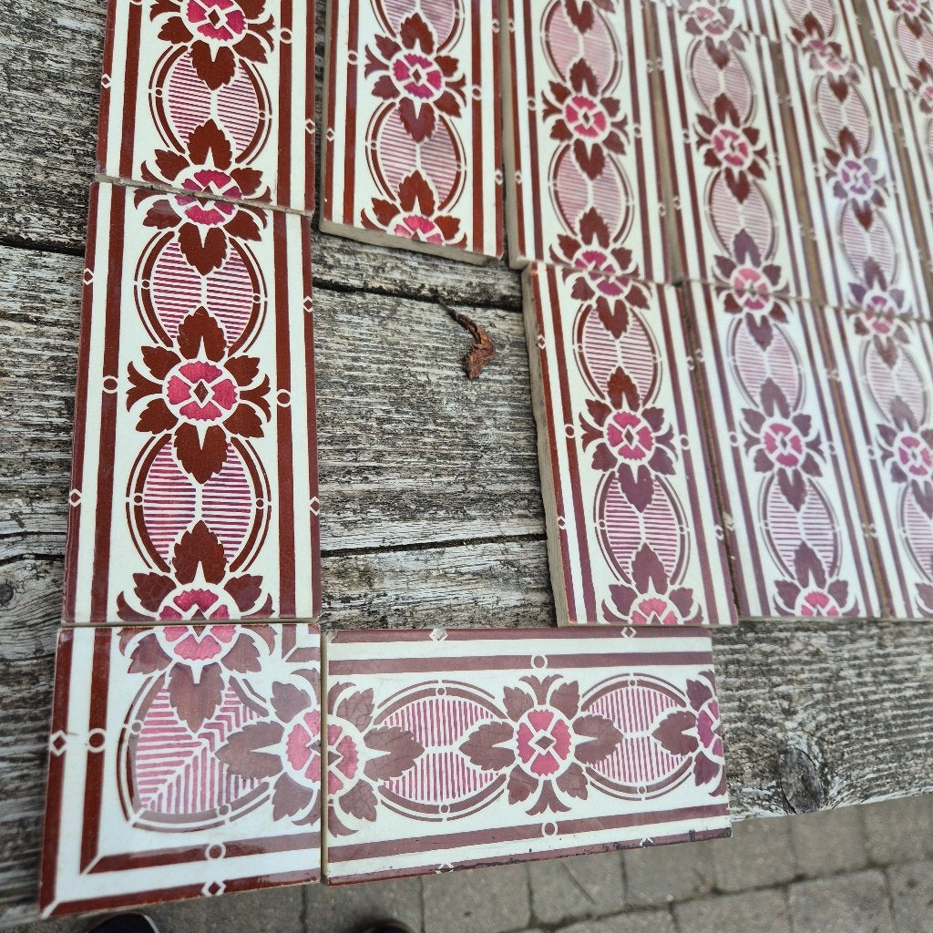 74 antieke randtegels 14.7x7,4 cm plus hoekjes, Ophalen