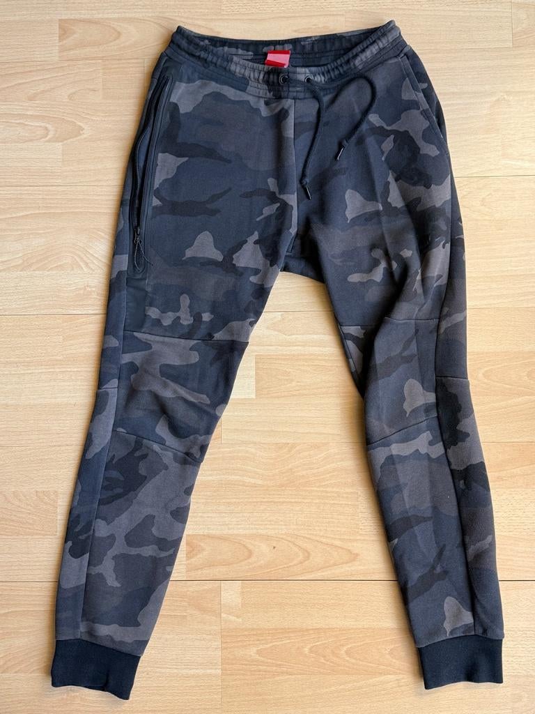 Twee Nike Tech pants | Small, Nike, Ophalen of Verzenden, Zo goed als nieuw, Grijs