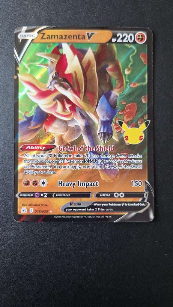 Zamazenta V 018/025 Celebrations Pokemon, Hobby en Vrije tijd, Verzamelkaartspellen | Pokémon, Ophalen of Verzenden, Zo goed als nieuw