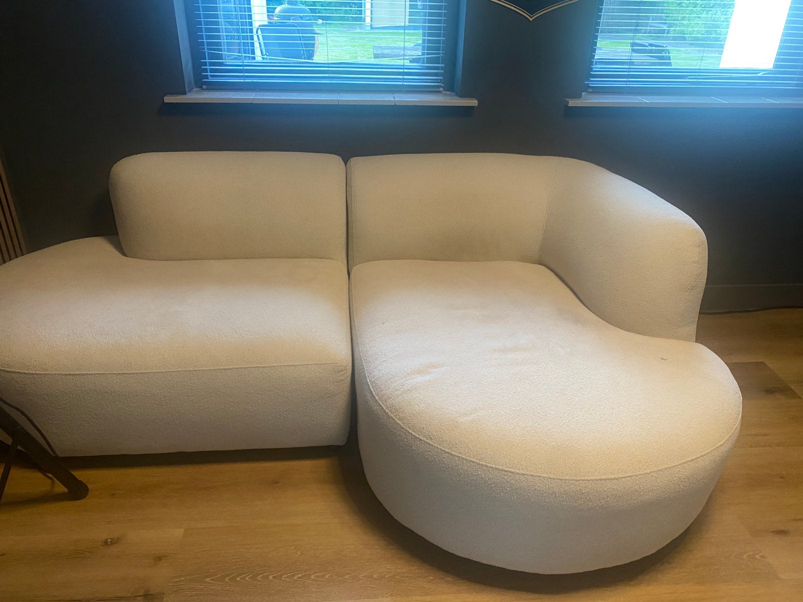 Lounge bank creme kleur, Ophalen, Zo goed als nieuw, Vierpersoons of meer