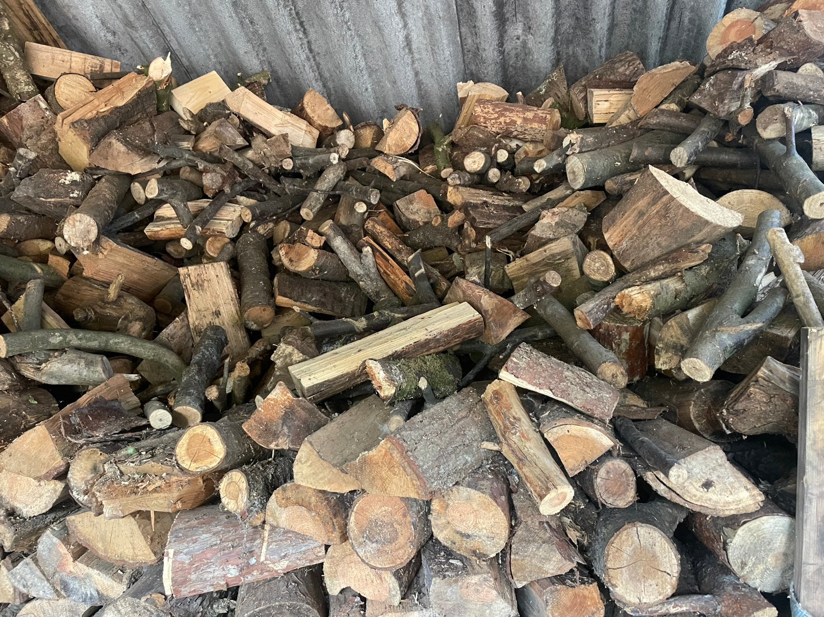 Droog kachelhout / haardhout 100 euro per m3, Tuin en Terras, Haardhout, 3 tot 6 m³, Verzenden, Overige houtsoorten