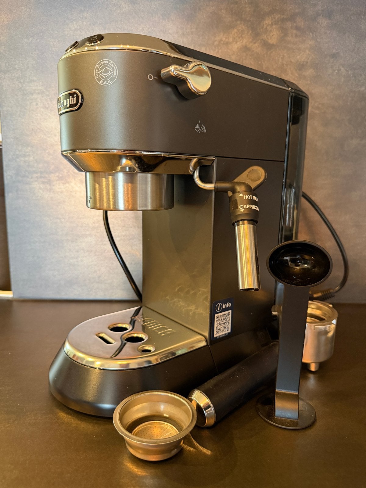 DeLonghi Dedica Style EC685.M Espressoapparaat - Nieuwstaat, Afneembaar waterreservoir, Espresso apparaat, Ophalen of Verzenden