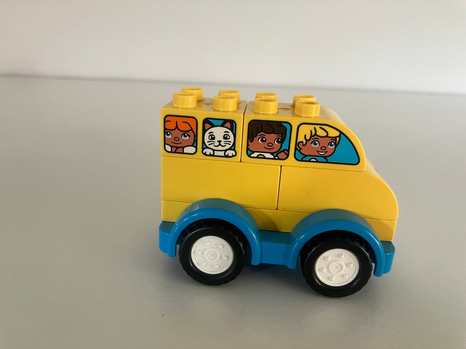 LEGO Duplo 10851 Gele Bus met Figuren - Zo goed als nieuw, Ophalen of Verzenden, Zo goed als nieuw, Overige merken