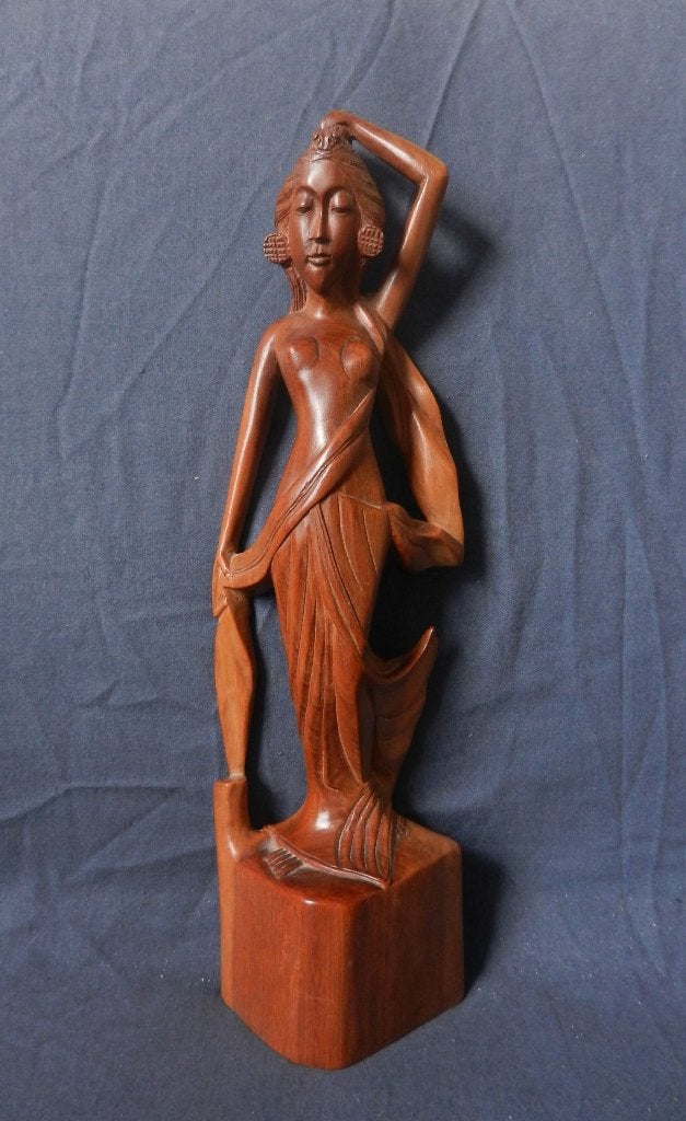 Houten sculptuur Staande vrouw / danseres Bali Indonesie h33, Ophalen of Verzenden, Handgemaakt, 20 - 50 cm, Beeld