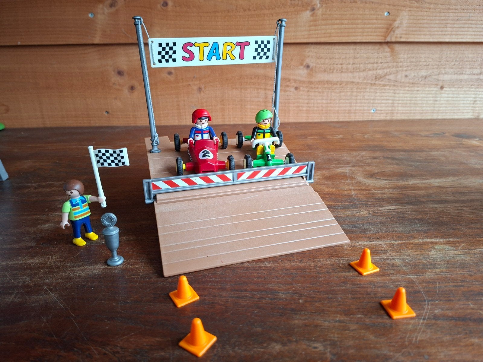 Playmobil racebaan 4141 met twee karts en figuren, Ophalen of Verzenden, Gebruikt, Sports & action, Voertuig
