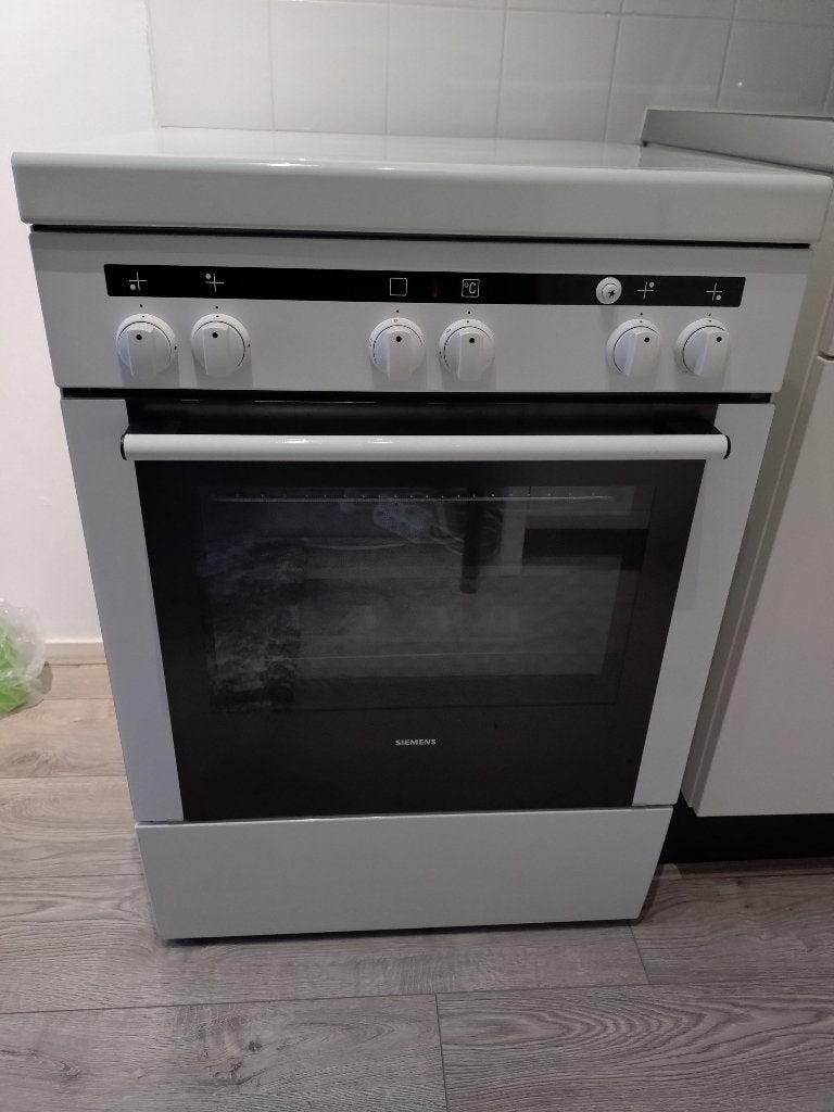 Siemens gasfornuis met elektrische oven., Ophalen, 4 kookzones, Zo goed als nieuw, Gas