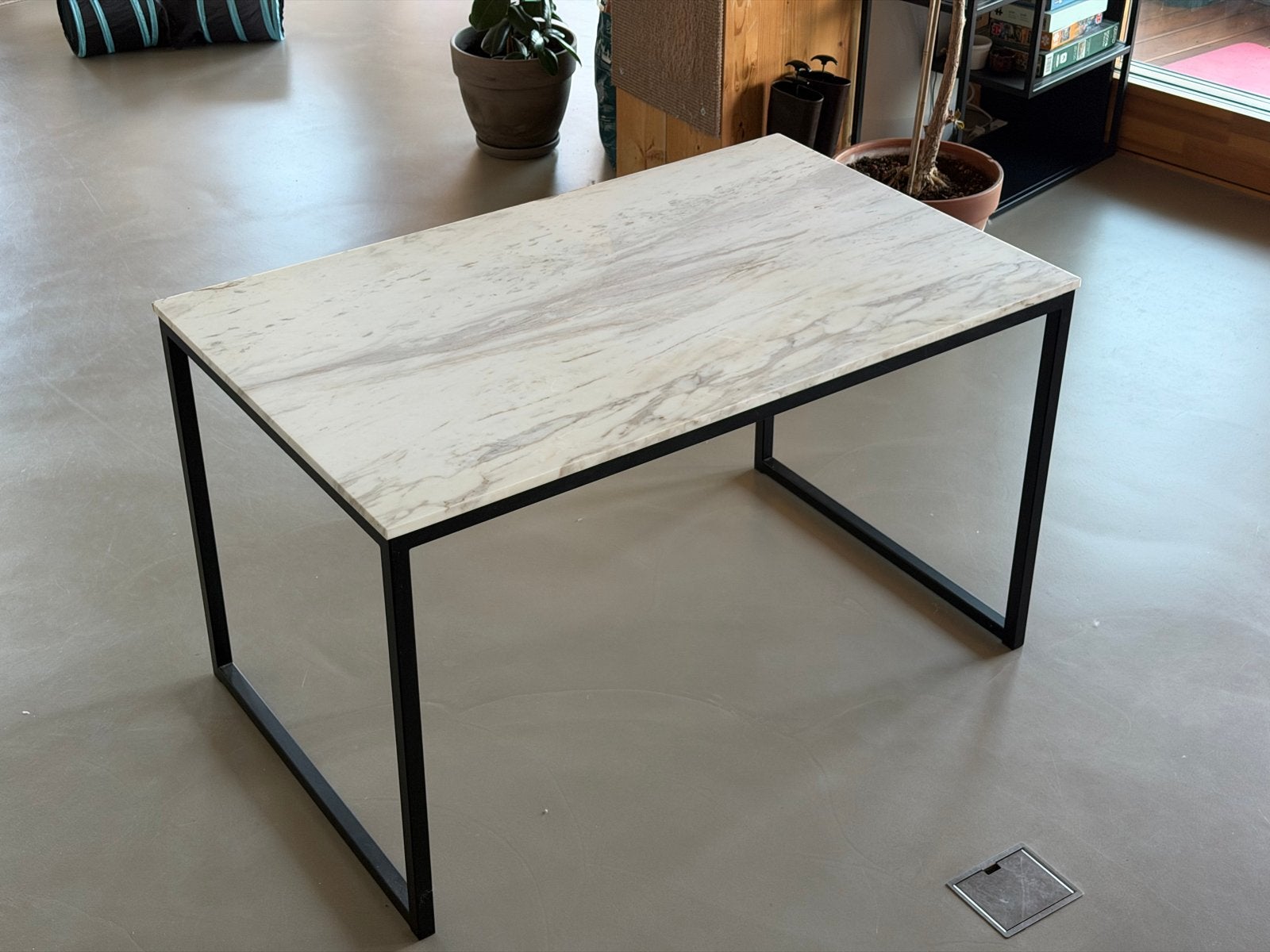Mooie compacte Volakad marmeren eettafel of bureau 130x80, Marmer, 100 tot 150 cm, Overige materialen, Zo goed als nieuw