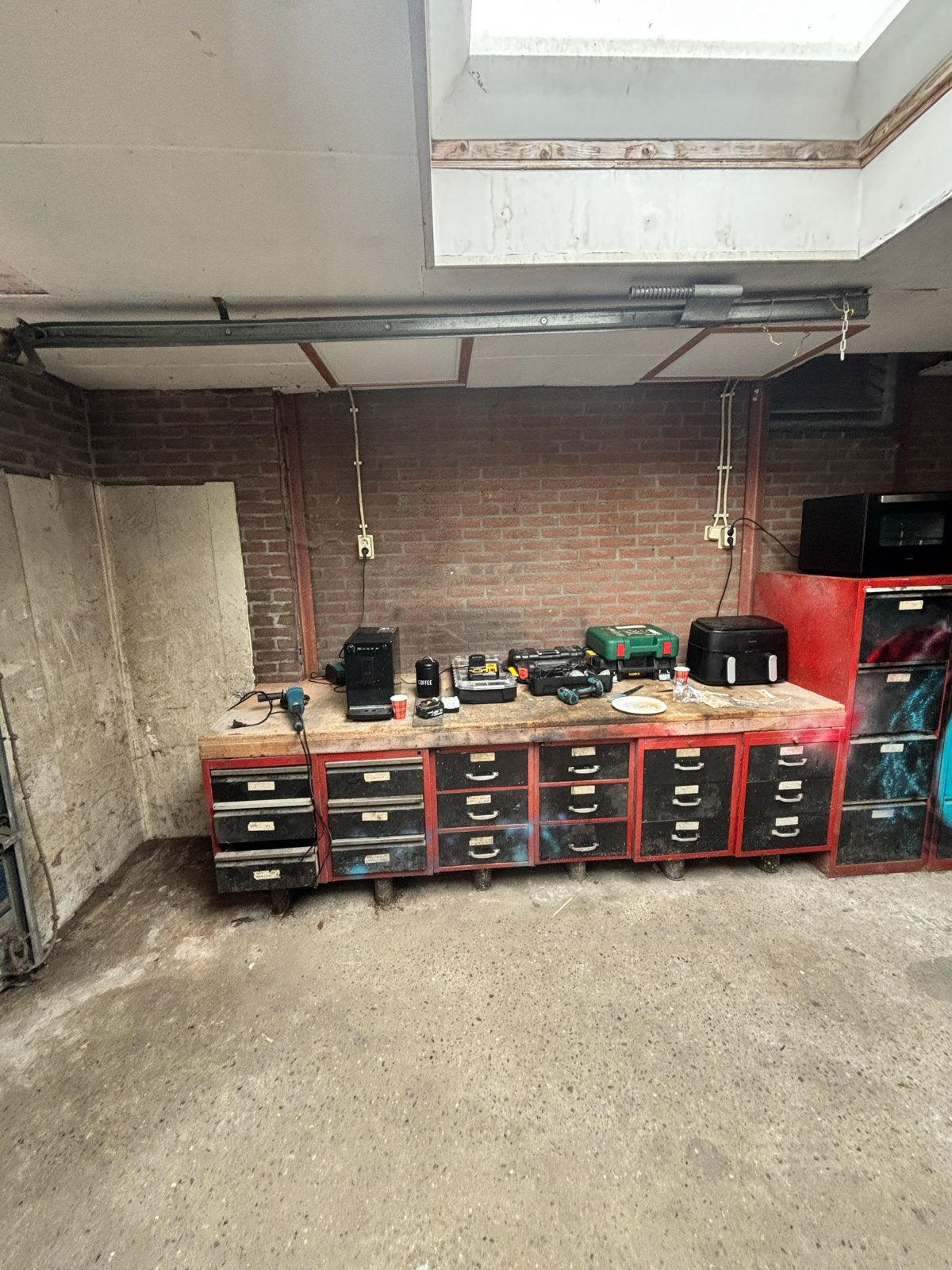 Robuuste werkbank met ladekasten, Doe-het-zelf en Verbouw, Werkbanken, Ophalen, Gebruikt, 170 cm of meer