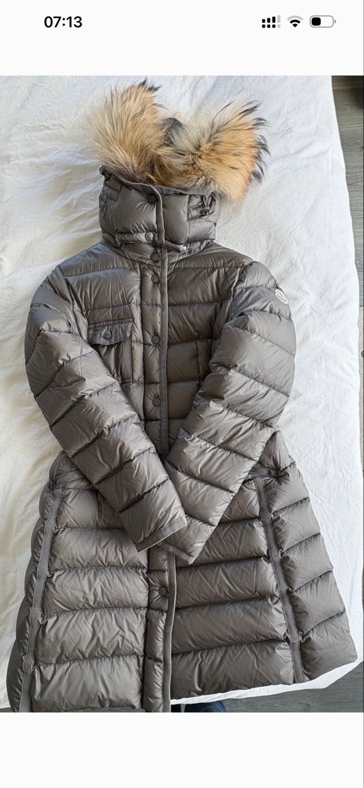 Moncler dames winterjas met bontkraag - Zo goed als nieuw, Ophalen of Verzenden, Zo goed als nieuw, Maat 36 (S), Grijs