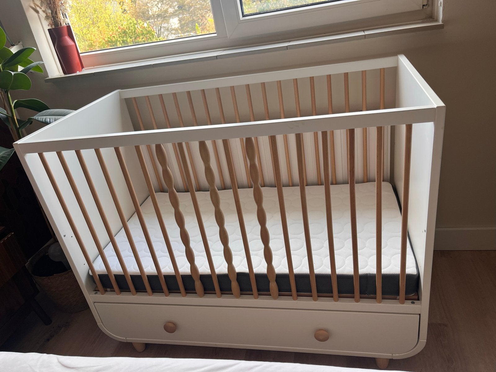 IKEA Myllra Ledikant met lade en matras (60x120), Kinderen en Baby's, Babywiegjes en Ledikanten, Ophalen, Gebruikt, Ledikant