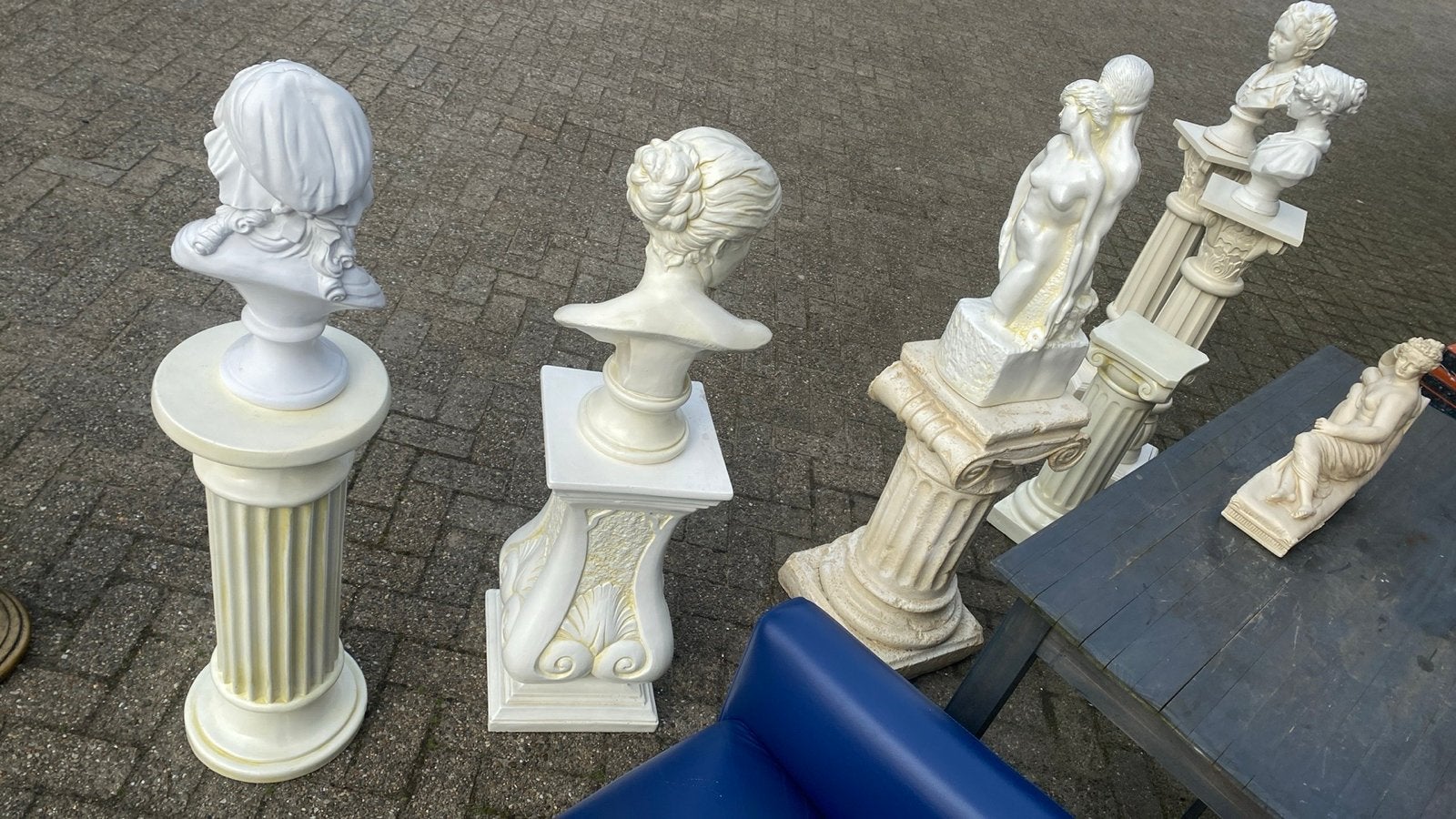 Diverse beelden en sokkels, klassieke stijl, Beeld, Composieten, Man, 50 - 100 cm