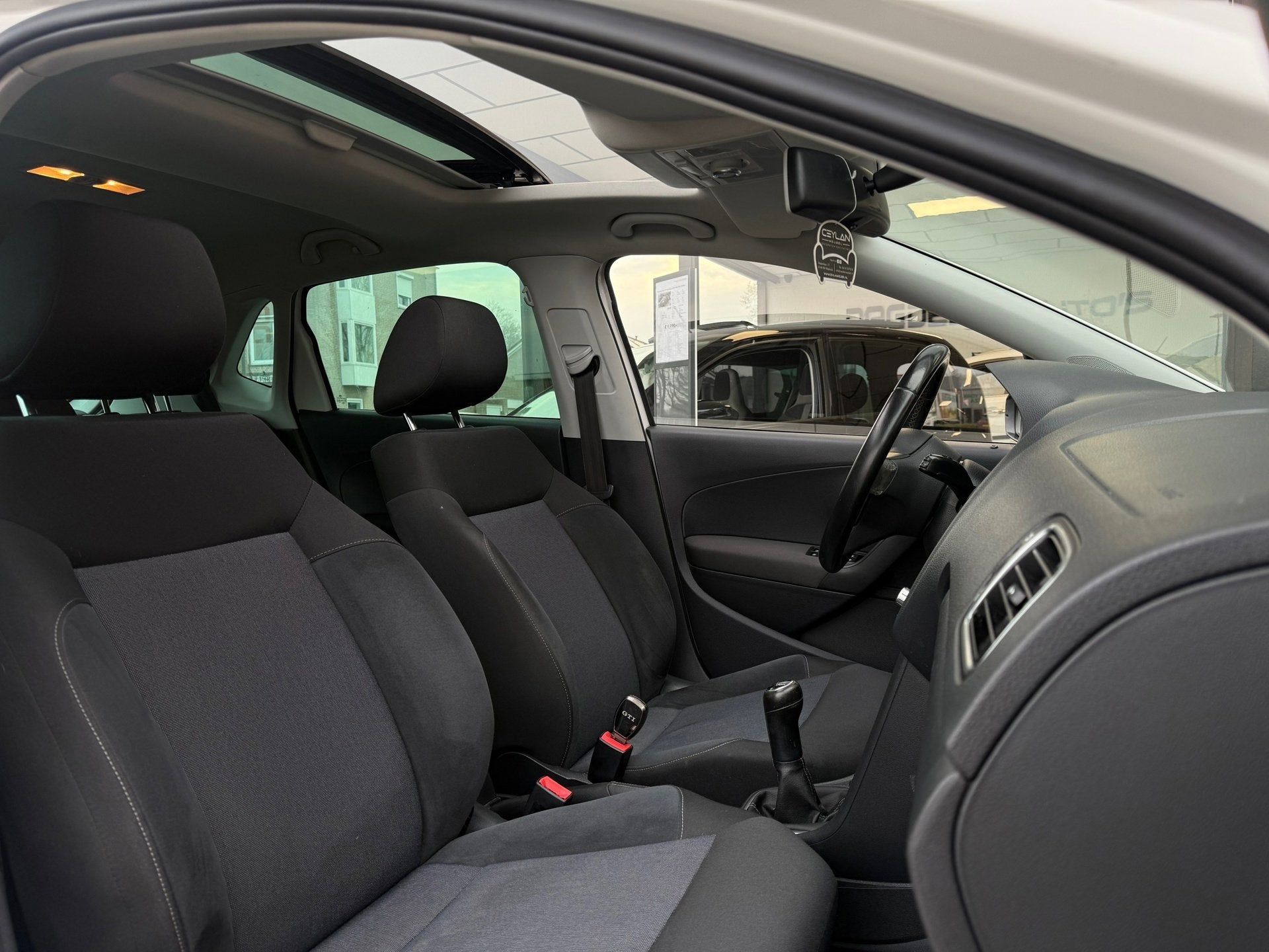 Volkswagen Polo 1.2 TSI Highline CLIMATE | PANORAMA SCHUIFDA, Auto's, Volkswagen, Voorwielaandrijving, Euro 5, Zwart, 4 cilinders