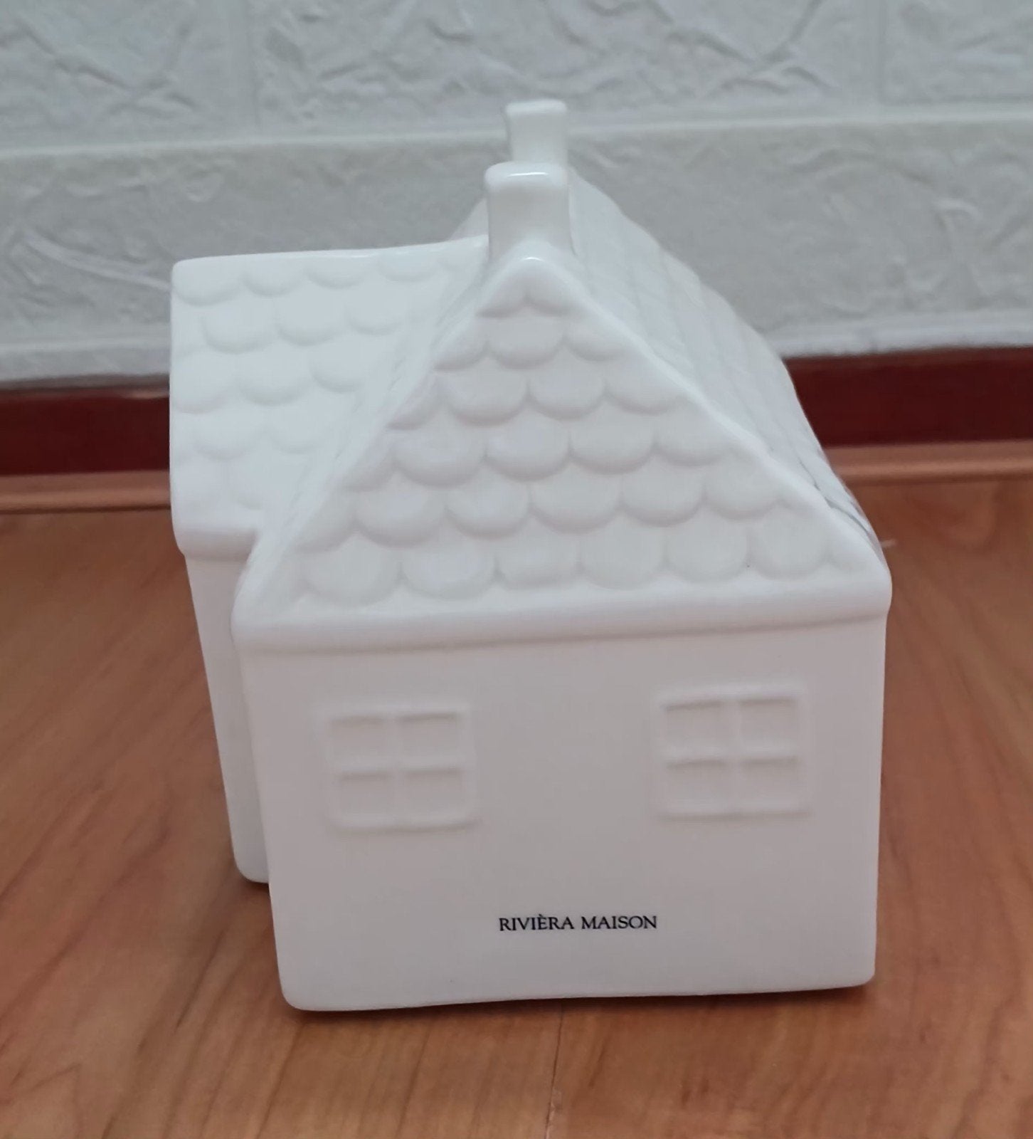 Riviera Maison Spaarpot Huisje Wit Keramiek, Verzamelen, Spaarpotten, Ophalen, Zo goed als nieuw, Steen, Aardewerk of Keramiek
