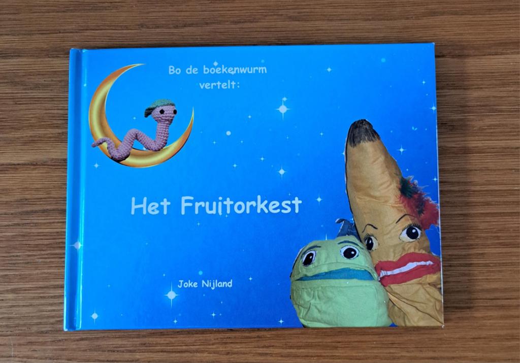 Leuk boek: Bo de boekenwurm vertelt: HET FRUITORKEST, Ophalen of Verzenden, Zo goed als nieuw, Joke Nijland, Jongen of Meisje