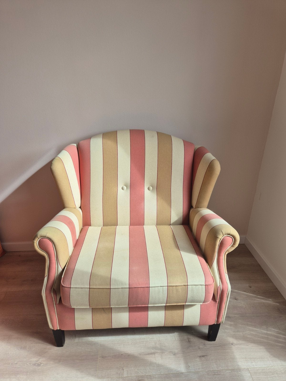 Klassieke Oorfateuil / Wingback Chair – Gestreept–Topstaat!, Huis en Inrichting, Ophalen, Zo goed als nieuw, 75 tot 100 cm, Stof