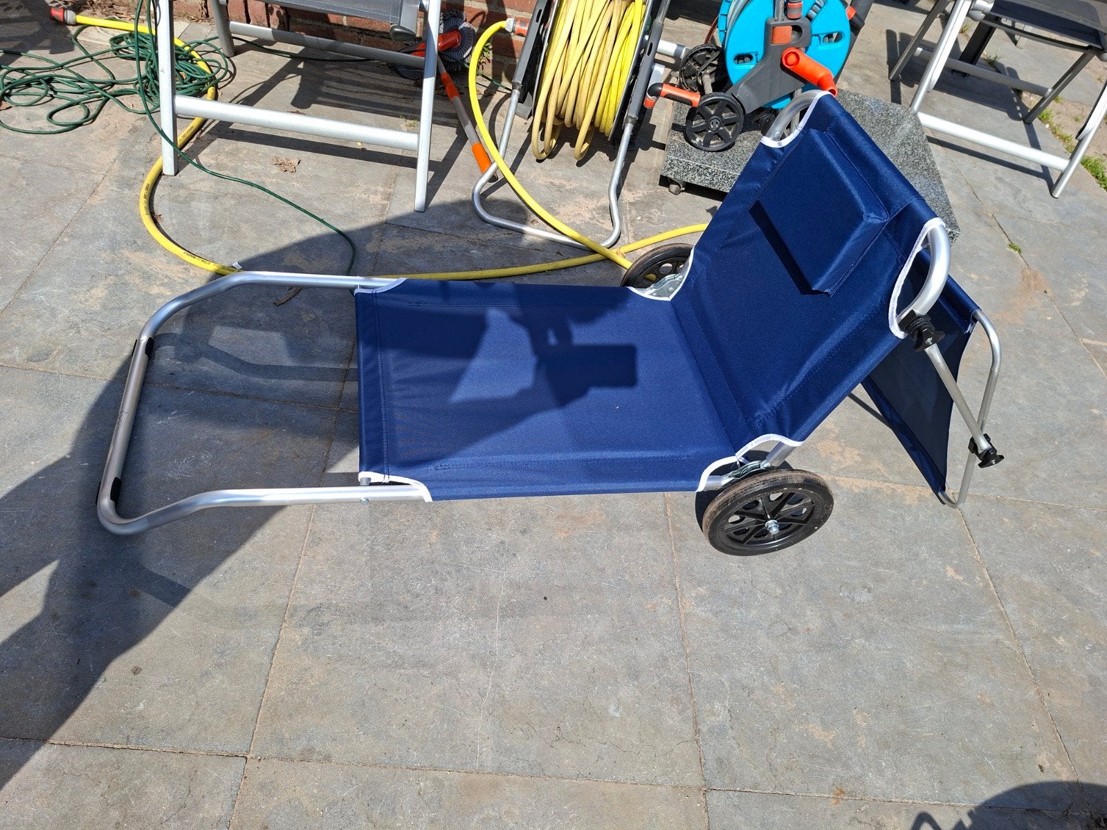 Strandstoel met wieltjes - ideaal voor strand en tuin!, Ophalen, Zo goed als nieuw, Aluminium, Verstelbaar