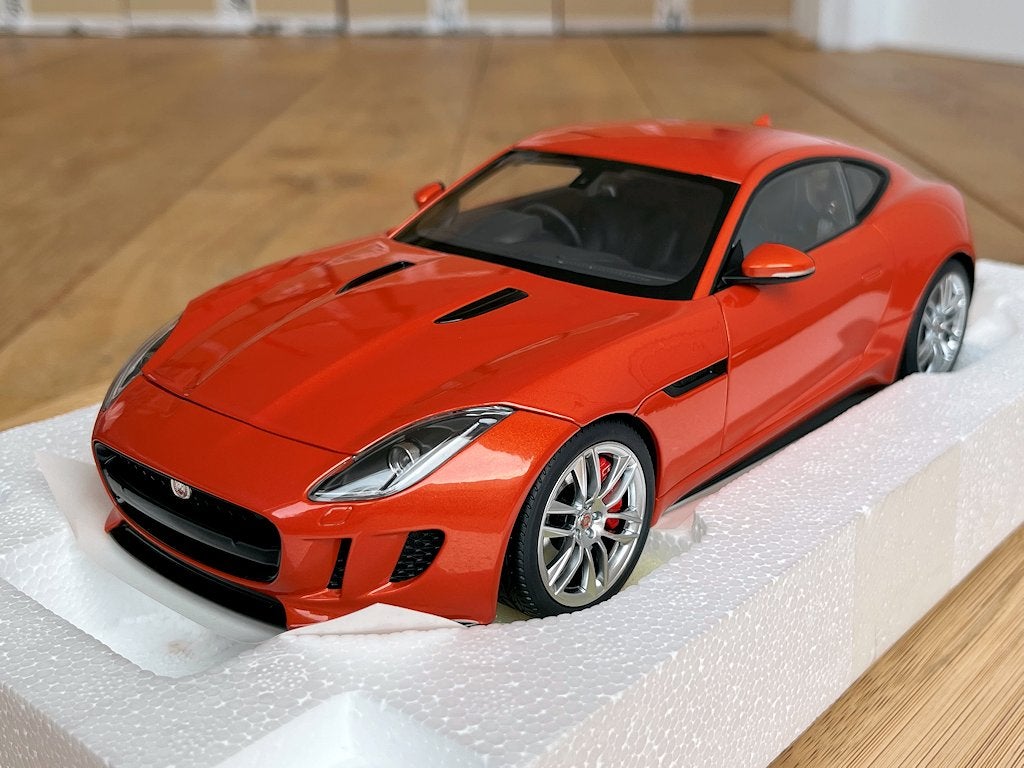 Jaguar F-type R Coupé oranje AutoArt 1:18 nieuw in doos ovp, Hobby en Vrije tijd, Modelauto's | 1:18, Ophalen of Verzenden, Nieuw