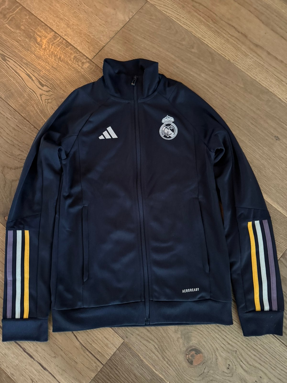 Real madrid trainings vest 11-12 jaar maat 152, Maat XS of kleiner, Ophalen, Gebruikt, Trainingspak