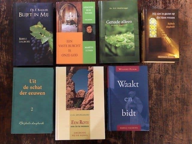 7 Bijbelse Dagboeken Henry/Bakker/Luther/Spurgeon/Floor, Ophalen of Verzenden, Zo goed als nieuw, Christendom | Protestants