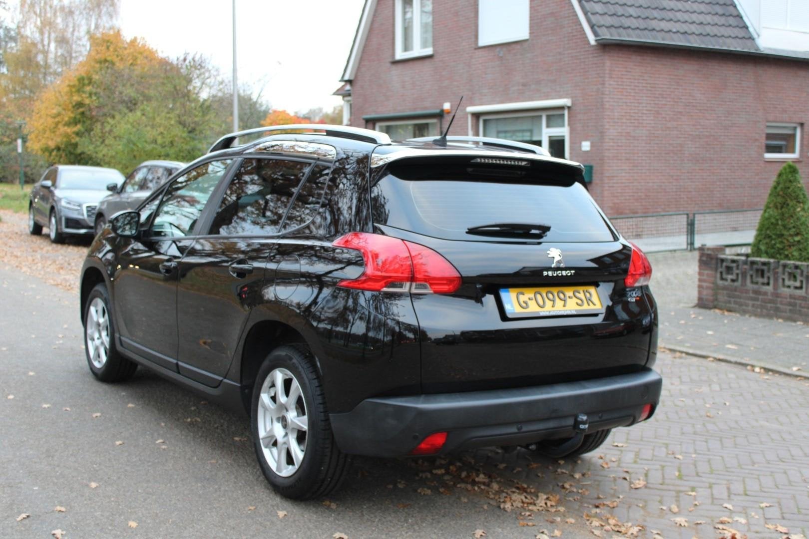 Peugeot 2008 1.2 PureTech Style GT line, Stof, Gebruikt, Euro 6, 1270 kg